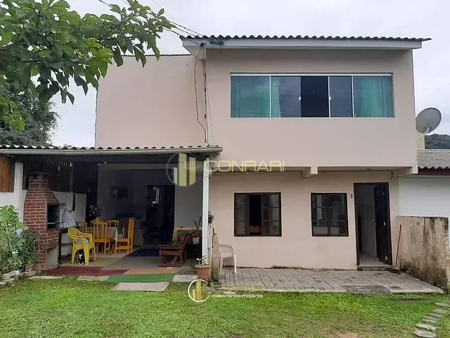 Sobrado com 370m² 6 quartos e 4 banheiros, à venda, no bairro Alto São Bento em Itapema