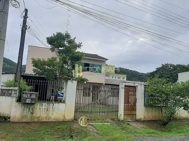 Sobrado com 370m² 6 quartos e 4 banheiros, à venda, no bairro Alto São Bento em Itapema