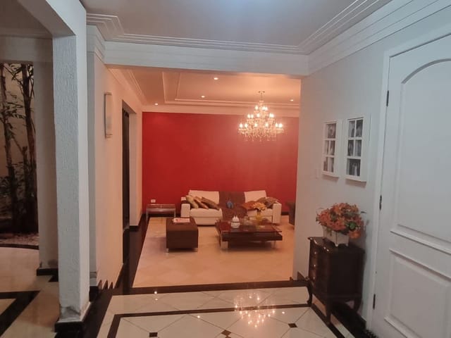Sobrado com 501m² 4 quartos e 5 banheiros, à venda, no bairro Mediterrâneo em Londrina