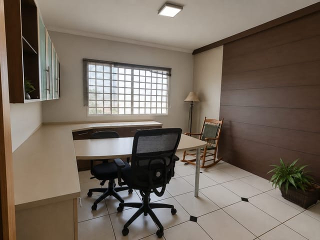 Sobrado com 501m² 4 quartos e 5 banheiros, à venda, no bairro Mediterrâneo em Londrina