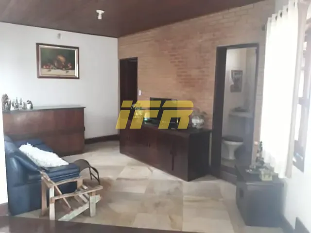 Casa com 480m² 3 quartos e 5 banheiros, à venda, no bairro Jardim das Nações em Taubaté
