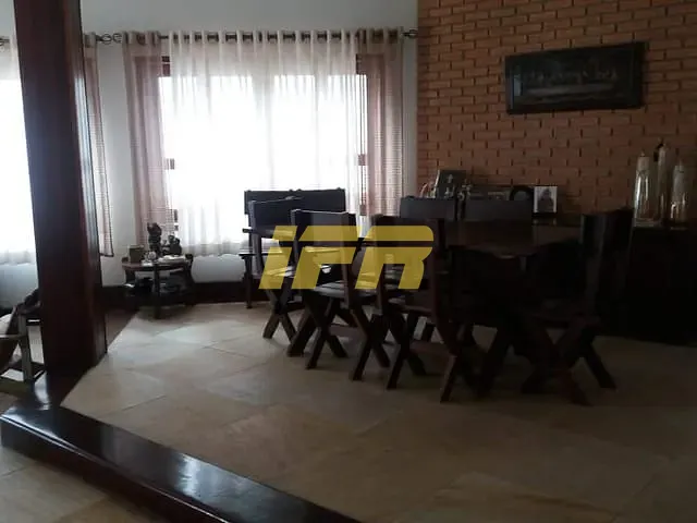 Casa com 480m² 3 quartos e 5 banheiros, à venda, no bairro Jardim das Nações em Taubaté
