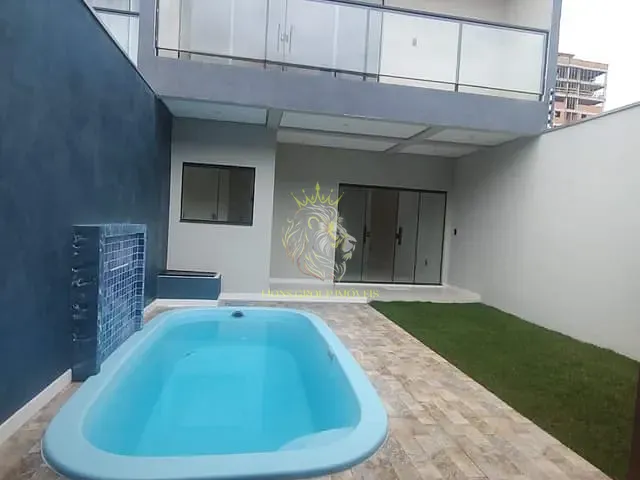 Sobrado 3 quartos e 5 banheiros, à venda, no bairro São Francisco de Assis em Camboriú