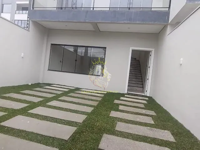 Sobrado 3 quartos e 5 banheiros, à venda, no bairro São Francisco de Assis em Camboriú