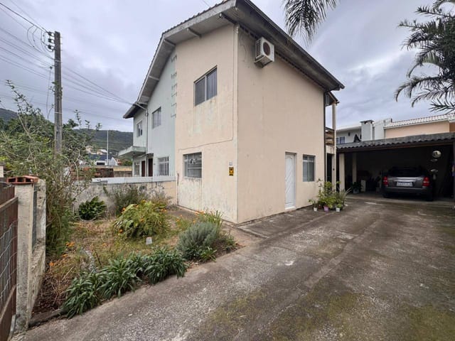 Casa com 150m² 2 quartos e 2 banheiros, à venda, no bairro Vargem do Bom Jesus em Florianópolis