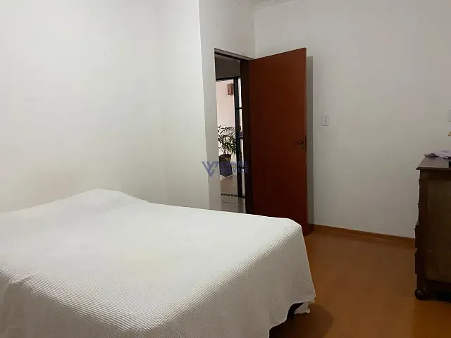 Sobrado com 430m² 5 quartos e 2 banheiros, à venda, no bairro Jardim Alvorada em São José dos Campos