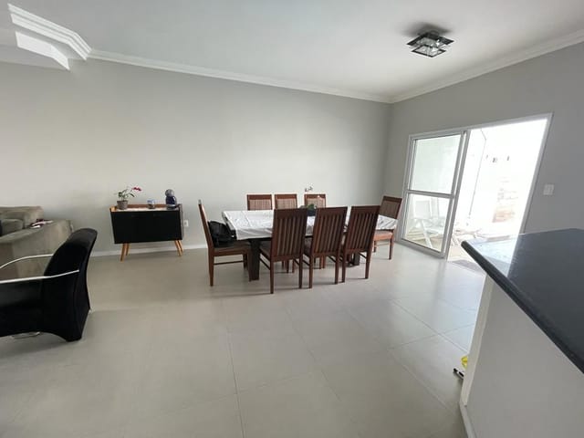 Foto do Sobrado - Sobrado com Piscina, 3 dormitórios à venda, 222 m² por R$ 958.000 - Villa Branca - Jacareí/SP | RUSSI IMÓVEIS