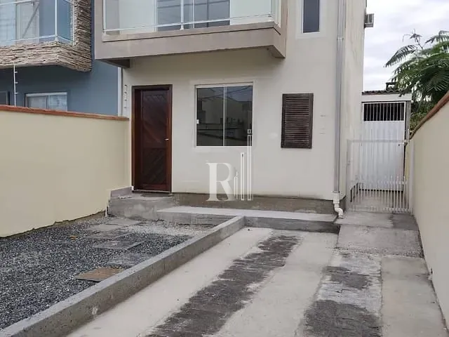 Sobrado com 100m² 2 quartos e 1 banheiro, à venda, no bairro Areias em Tijucas