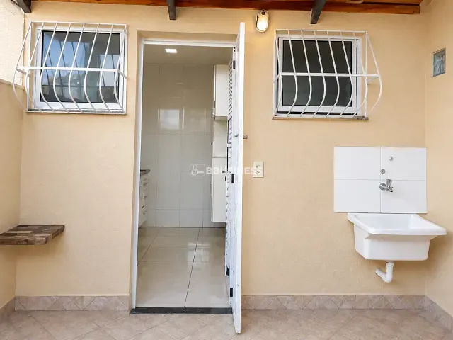 Sobrado 2 quartos e 2 banheiros, à venda, no bairro Parque Jóquei Club em Campos dos Goytacazes
