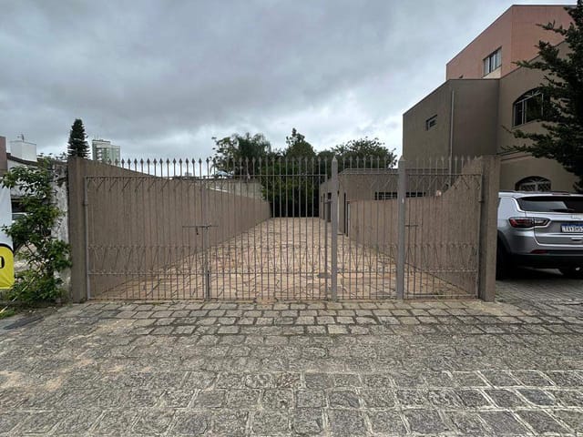 Sobrado para alugar, no bairro Centro em São José dos Pinhais