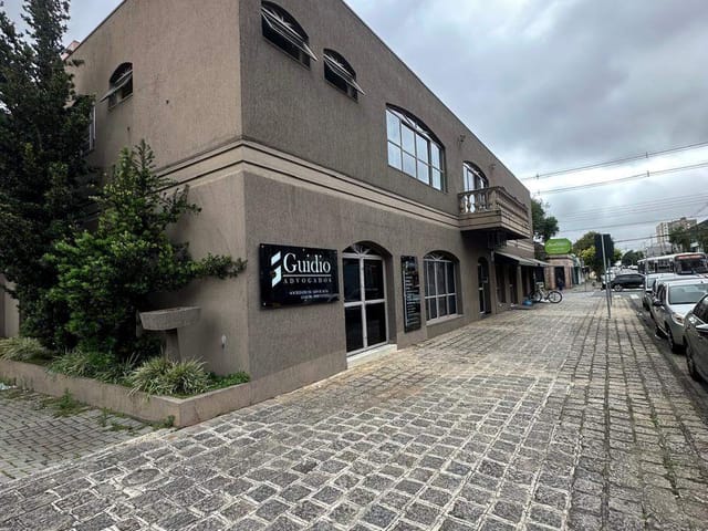 Sobrado para alugar, no bairro Centro em São José dos Pinhais