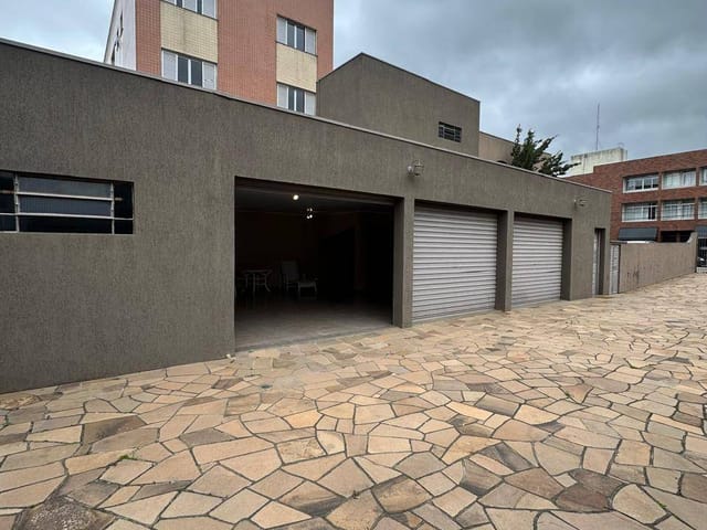 Sobrado para alugar, no bairro Centro em São José dos Pinhais