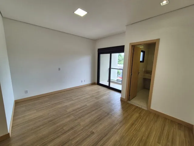 Sobrado com 180m² 3 quartos e 4 banheiros, à venda, no bairro Andrade em Londrina