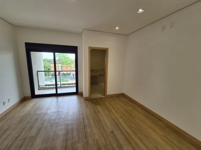 Sobrado com 180m² 3 quartos e 4 banheiros, à venda, no bairro Andrade em Londrina