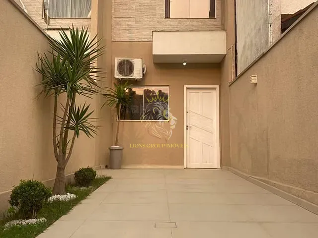 Sobrado 2 quartos e 2 banheiros, à venda, no bairro São Francisco de Assis em Camboriú