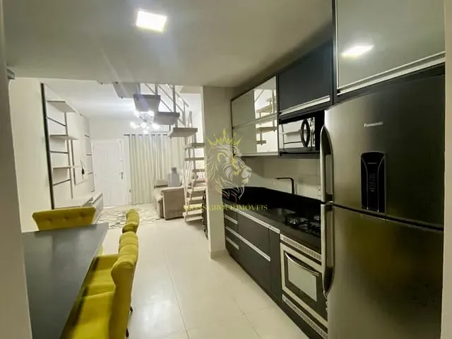 Sobrado 2 quartos e 2 banheiros, à venda, no bairro São Francisco de Assis em Camboriú
