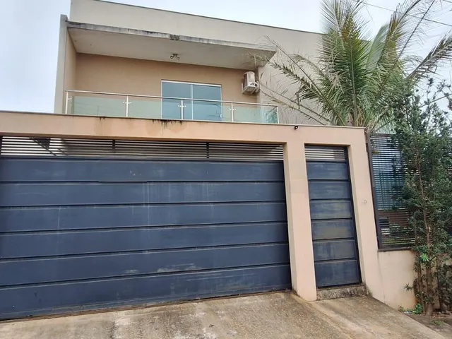 Sobrado 3 quartos e 3 banheiros, à venda, no bairro Jardim Montecatini em Cambé