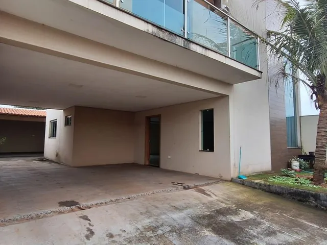 Sobrado 3 quartos e 3 banheiros, à venda, no bairro Jardim Montecatini em Cambé