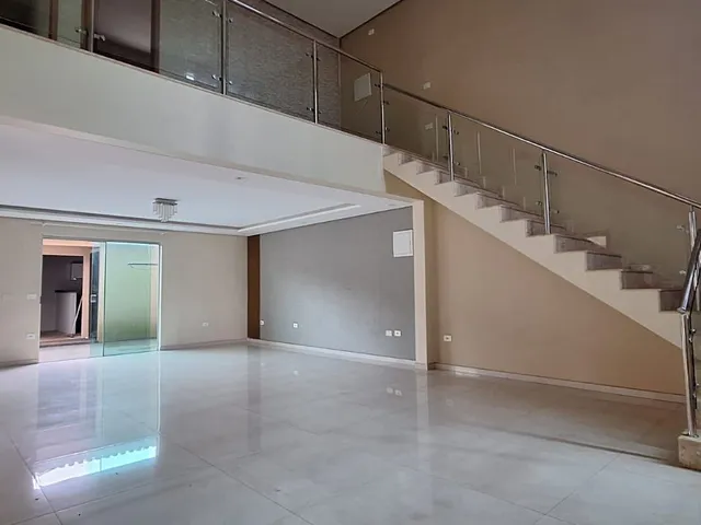 Sobrado 3 quartos e 3 banheiros, à venda, no bairro Jardim Montecatini em Cambé