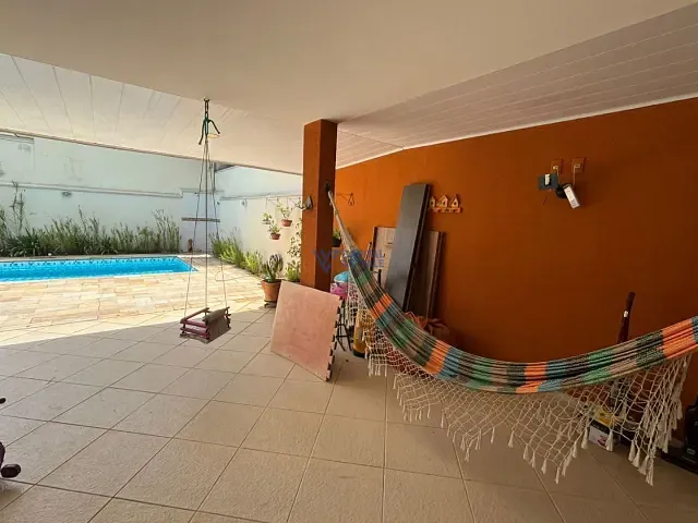 Sobrado com 375m² 4 quartos e 6 banheiros, à venda, no bairro Urbanova em São José dos Campos