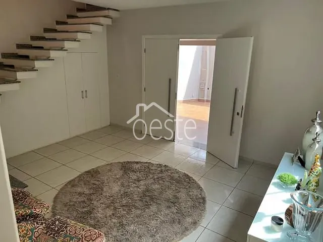 Sobrado com 177m² 2 quartos e 2 banheiros, à venda ou para alugar, no bairro Centro em Santa Bárbara D'Oeste