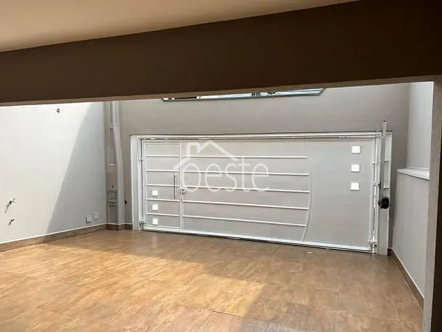 Sobrado com 177m² 2 quartos e 2 banheiros, à venda ou para alugar, no bairro Centro em Santa Bárbara D'Oeste