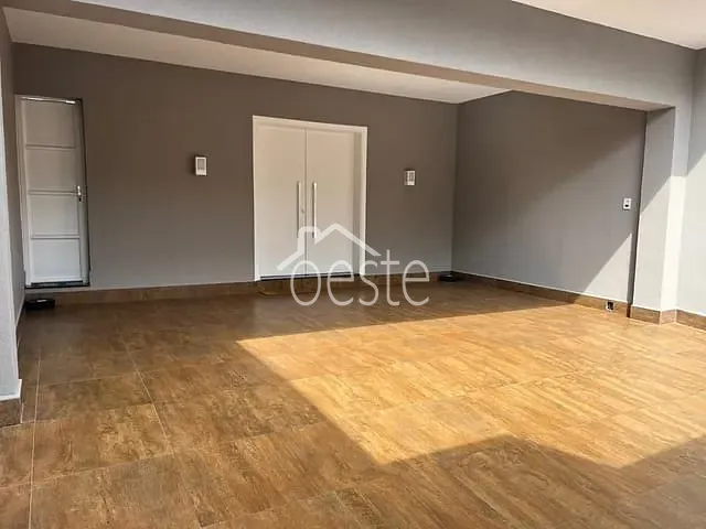 Sobrado com 177m² 2 quartos e 2 banheiros, à venda ou para alugar, no bairro Centro em Santa Bárbara D'Oeste