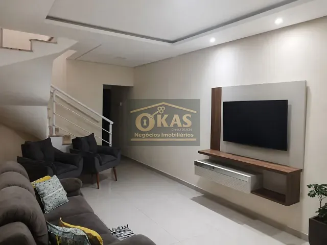 Sobrado com 250m² 3 quartos e 4 banheiros, à venda, no bairro Jundiapeba em Mogi das Cruzes