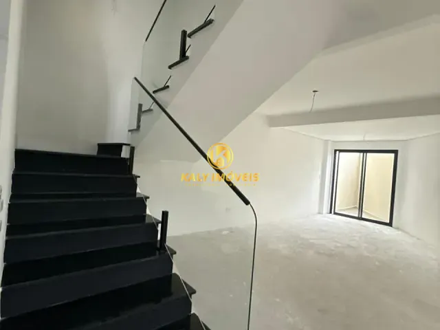 Sobrado com 185m² 3 quartos e 4 banheiros, à venda, no bairro Olímpico em São Caetano do Sul