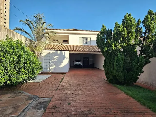 Sobrado com 600m² 4 quartos e 5 banheiros, à venda, no bairro São Francisco em Campo Grande
