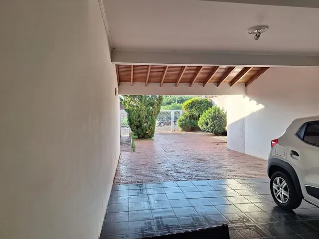 Sobrado com 600m² 4 quartos e 5 banheiros, à venda, no bairro São Francisco em Campo Grande