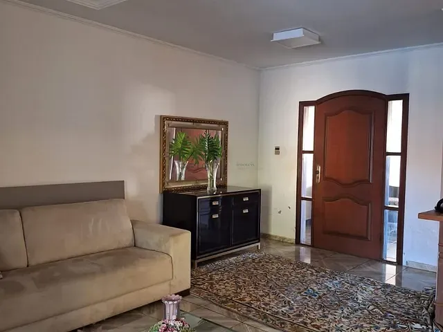 Sobrado com 600m² 4 quartos e 5 banheiros, à venda, no bairro São Francisco em Campo Grande
