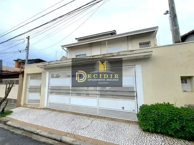 Sobrado 3 quartos e 3 banheiros, à venda, no bairro Vila Santa Helena em Mogi das Cruzes