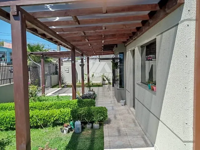 Sobrado com 180m² 3 quartos e 3 banheiros, à venda, no bairro Boqueirão em Guarapuava
