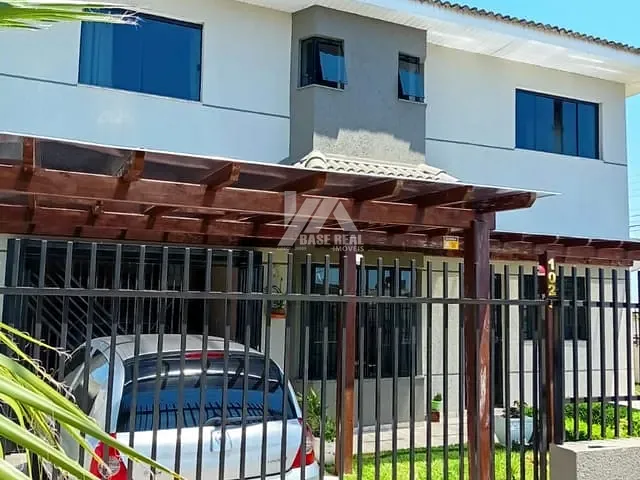 Sobrado com 180m² 3 quartos e 3 banheiros, à venda, no bairro Boqueirão em Guarapuava