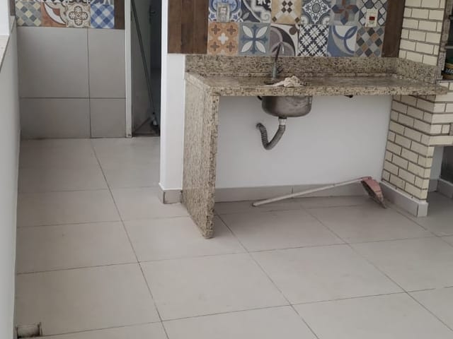 Sobrado com 200m² 3 quartos e 2 banheiros, à venda ou para alugar, no bairro Parque Penha em Campos dos Goytacazes