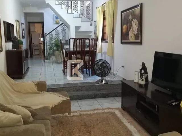 Sobrado com 125m² 3 quartos e 3 banheiros, à venda, no bairro Jardim Umuarama em Indaiatuba