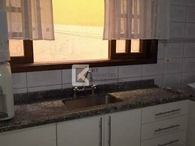 Sobrado com 125m² 3 quartos e 3 banheiros, à venda, no bairro Jardim Umuarama em Indaiatuba