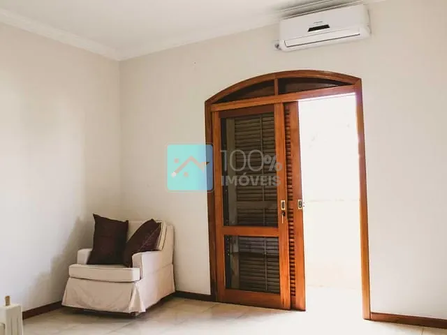 Sobrado com 350m² 5 quartos e 6 banheiros, à venda, no bairro Loteamento Villa Branca em Jacareí