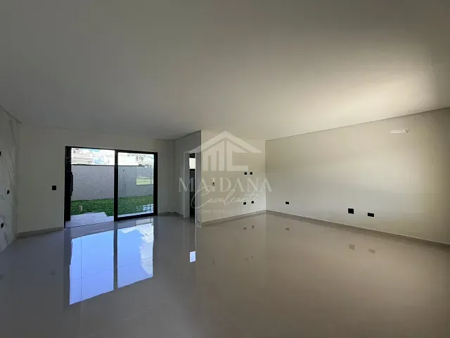 Sobrado com 150m² 3 quartos e 2 banheiros, à venda, no bairro Costeira em São José dos Pinhais