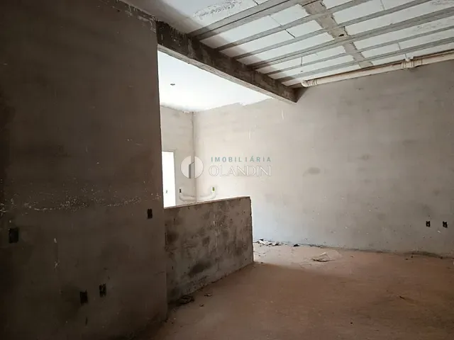 Sobrado com 250m² 6 quartos e 3 banheiros, à venda, no bairro Parque Das Flores em Artur Nogueira