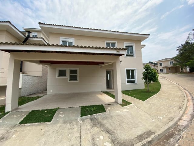 Sobrado com 278m² 3 quartos e 5 banheiros, à venda, no bairro Jardim da Glória em Cotia