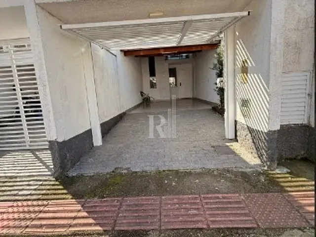 Sobrado com 63m² 2 quartos e 2 banheiros, à venda, no bairro Areias em Tijucas