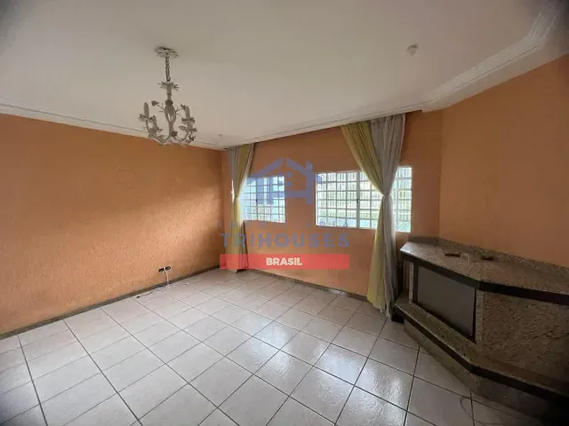 Sobrado 5 quartos e 4 banheiros, à venda, no bairro Jardim das Américas em Curitiba