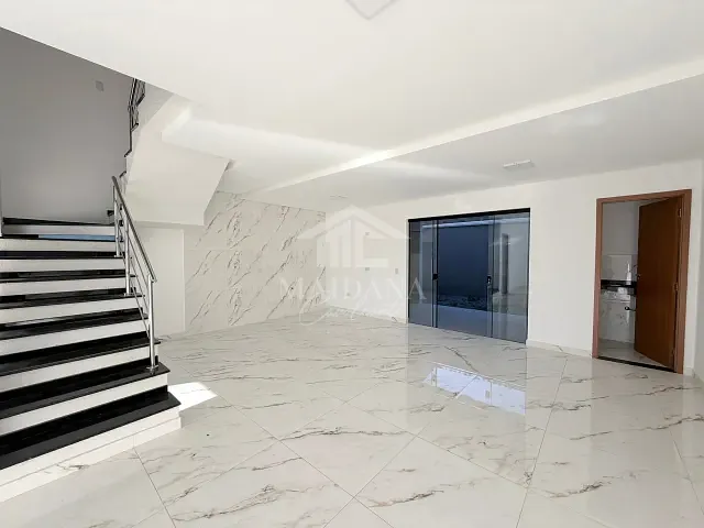 Sobrado com 130m² 3 quartos e 2 banheiros, à venda, no bairro Costeira em São José dos Pinhais