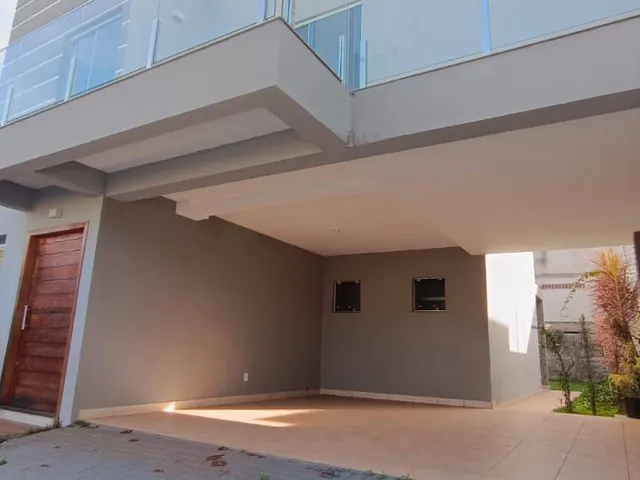 Sobrado com 300m² 5 quartos e 2 banheiros, à venda, no bairro Residencial Abussafe em Cambé