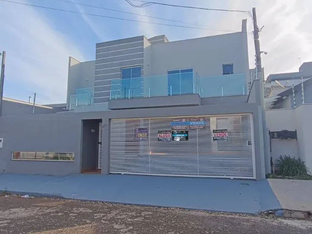 Sobrado com 300m² 5 quartos e 2 banheiros, à venda, no bairro Residencial Abussafe em Cambé
