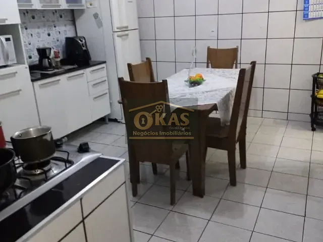 Sobrado com 168m² 2 quartos e 2 banheiros, à venda, no bairro Jardim Nova América em Suzano