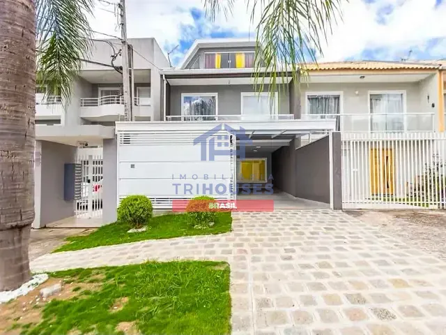 Sobrado com 200m² 3 quartos e 3 banheiros, à venda, no bairro Bom Jesus em São José dos Pinhais