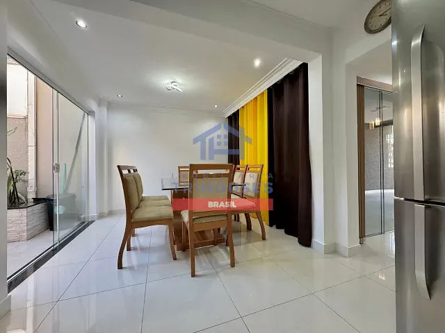 Sobrado com 200m² 3 quartos e 3 banheiros, à venda, no bairro Bom Jesus em São José dos Pinhais